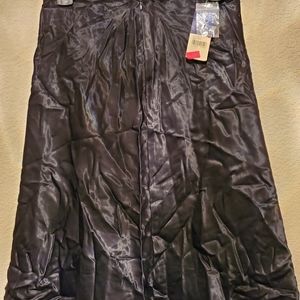 Black skirt... Just needs to be ironed